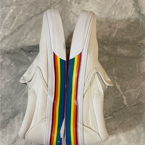 Slip on pride vans - Picture 5 of 9